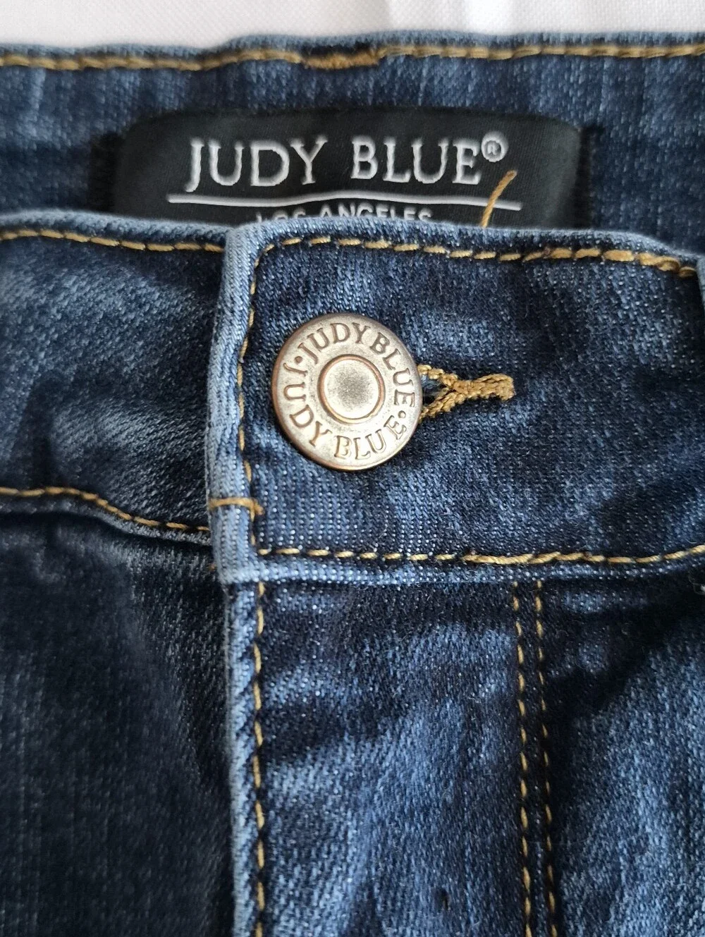 Judy Blue Classic Dark Blue Denim Shorts Sz Small - Picture 2 of 7